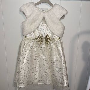 White Gold sequin shortsleeved dress with tulle, gold bow, white fur overcoat